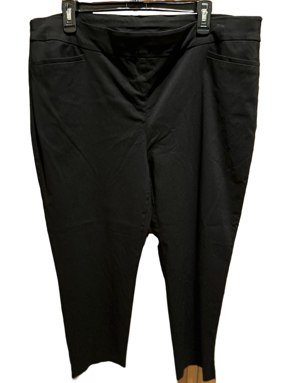 130. WOMENS CHICO’S 3.5/XL DETAIL PANTS